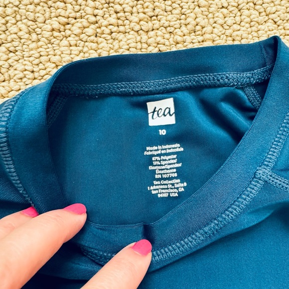 Tea Collection Rash Guard - Picture 2 of 5